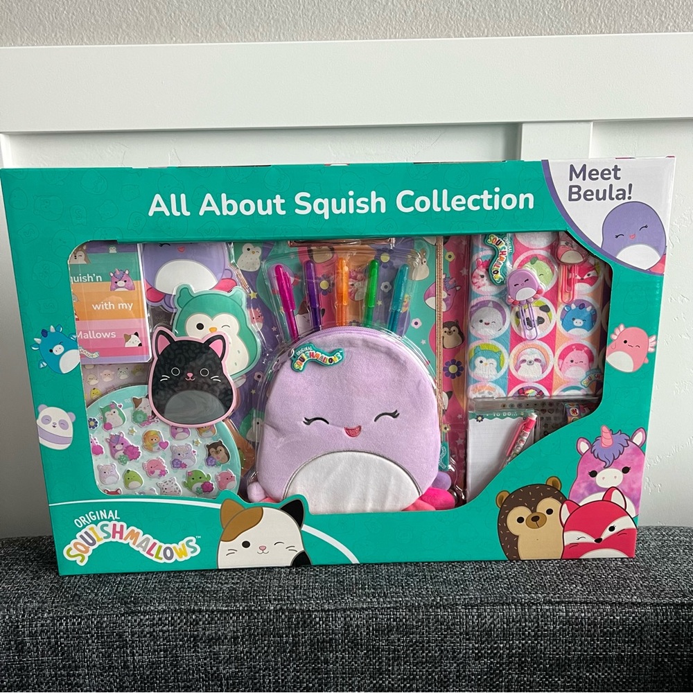 NIB Squishmallows Activity Set- Beula